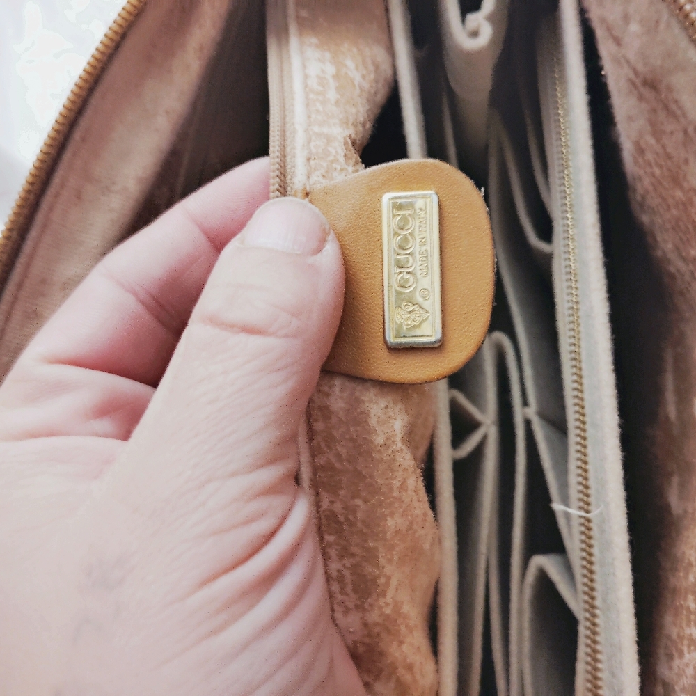 Gucci Tan and Brown Shoulder Bag - Picture 8 of 9